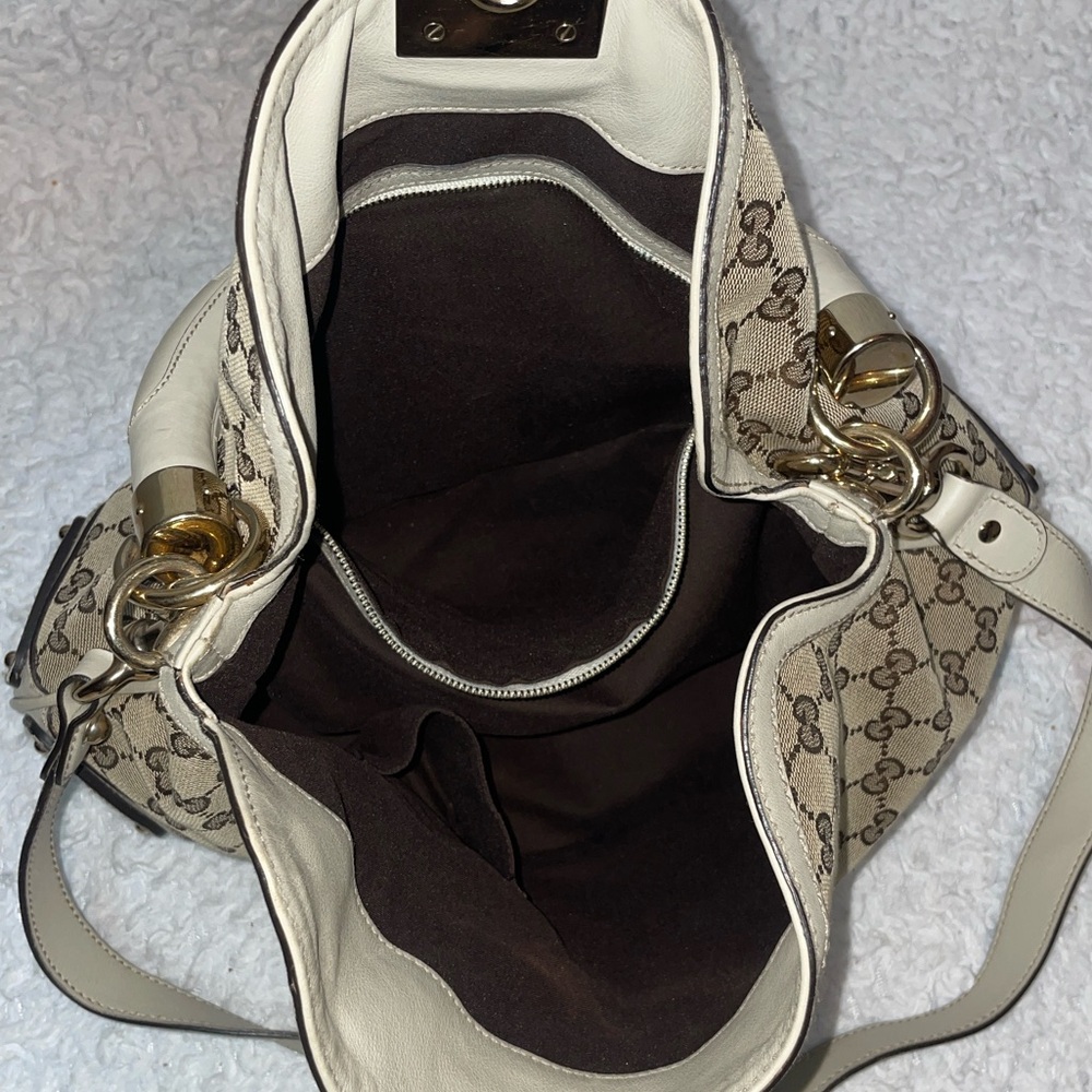 Gucci Indy Babouska Monogram Canvas & Leather Top Handle Tassel Hobo Bag - Picture 15 of 17